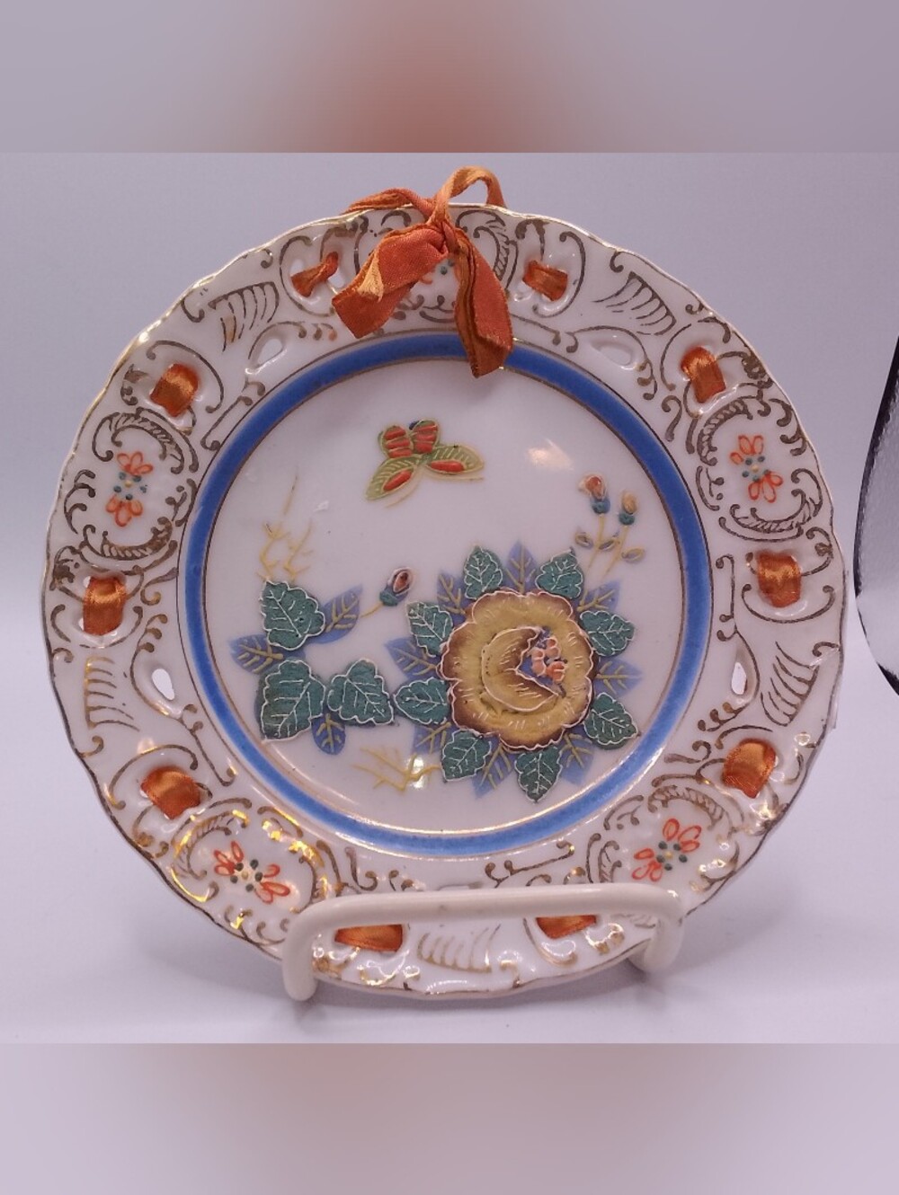 Beautiful Occupied Japan Hand painted Reticulated Plate 6"
